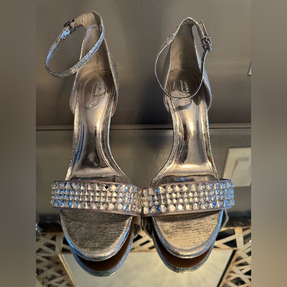 Gianni Bini Shoes - Gianni Bini Platinum Collection 🩶